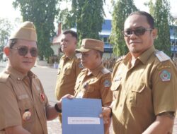 Walikota Hengky Serahkan SK Kepala Lingkungan