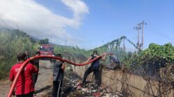 Gerak Cepat, Polsek Ranowulu Padamkan Api Disekitar Tol