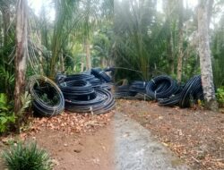 Terlantar Selama Dua Tahun,Tumpukan Pipa Proyek Pamsimas di Kampung Karatung I Dipertanyakan Warga